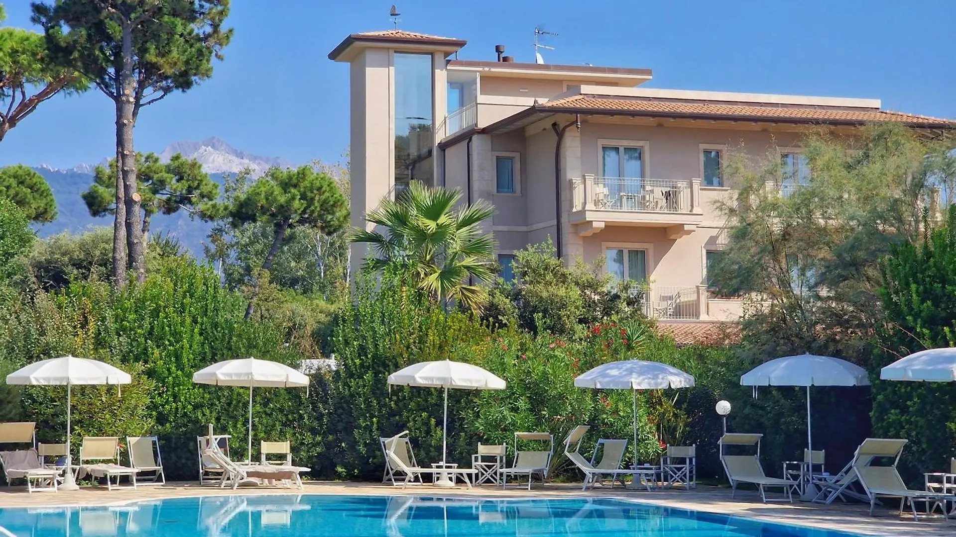 Hotel Villa Elsa Marina di Massa 3*,  Italy